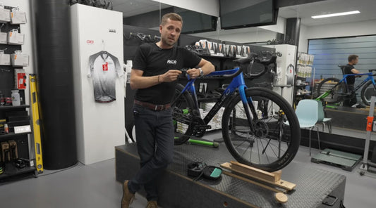 Red Light Therapy for Cyclists: The Science-Backed "Unfair Advantage" for Chronic Pain and Recovery