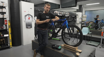 Red Light Therapy for Cyclists: The Science-Backed "Unfair Advantage" for Chronic Pain and Recovery